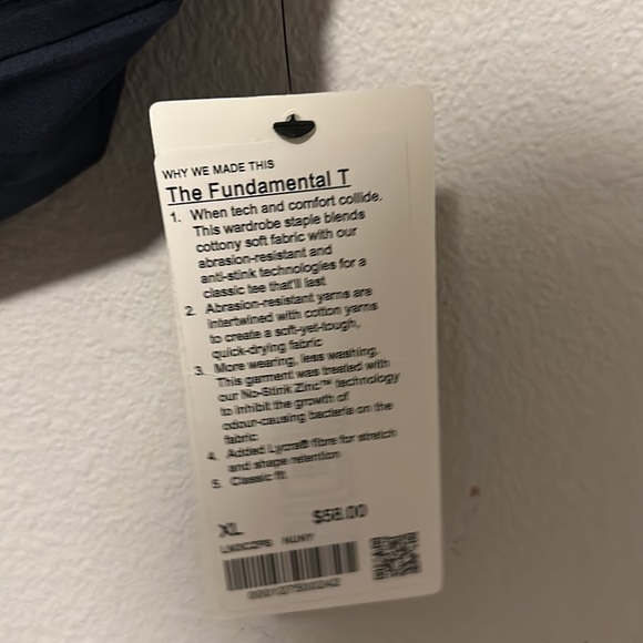 Lululemon Fundamental T - Picture 5 of 6